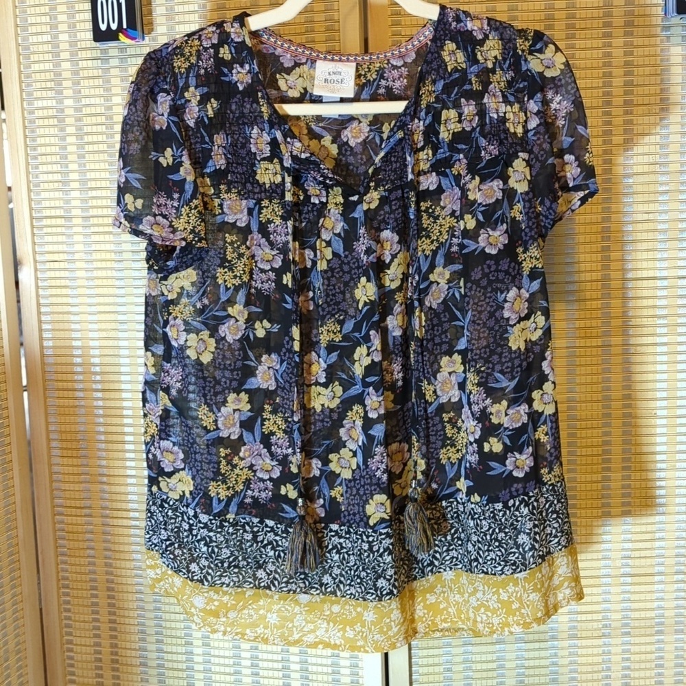 Knox Rose floral top SZ S